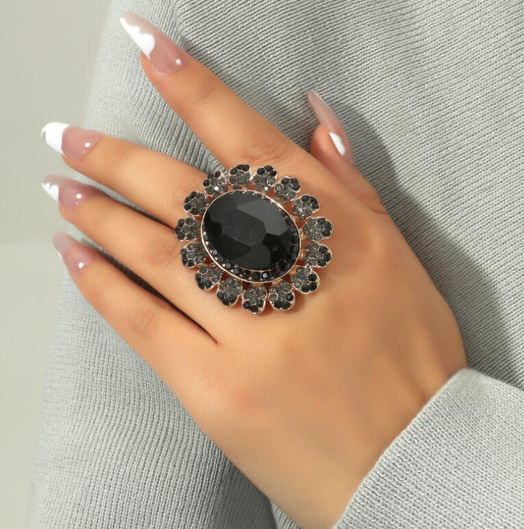 OversizedCrystal Glass Adjustable Ring