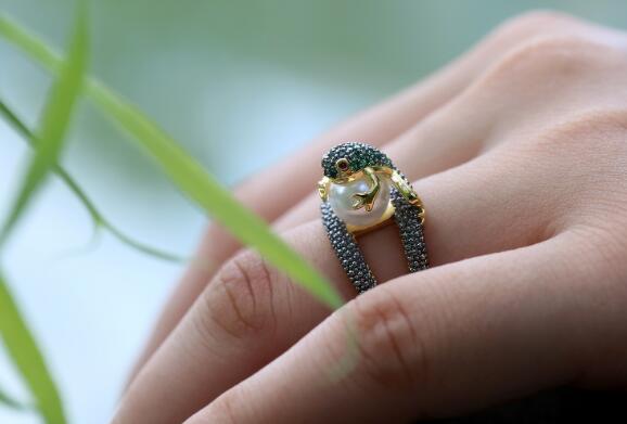 Frog Golden Toad Pearl Ring